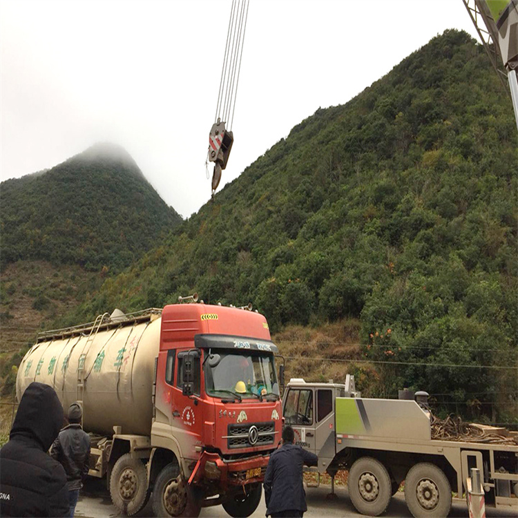 望江道路救援大型车辆吊装